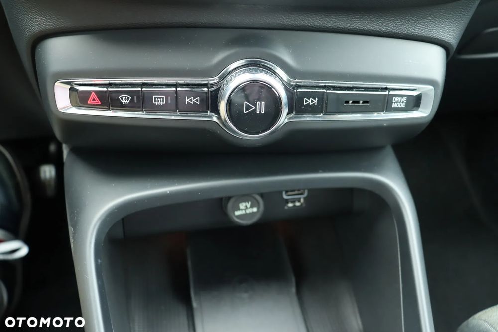 Volvo XC 40 T2 Core - 26