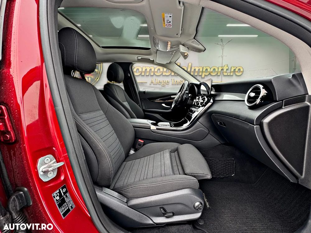 Mercedes-Benz GLC 300 d 4MATIC 9G-TRONIC - 9