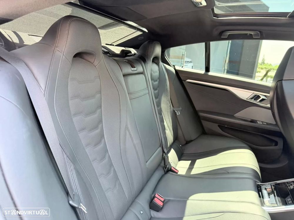BMW 840 Gran Coupé d xDrive Pack M - 17
