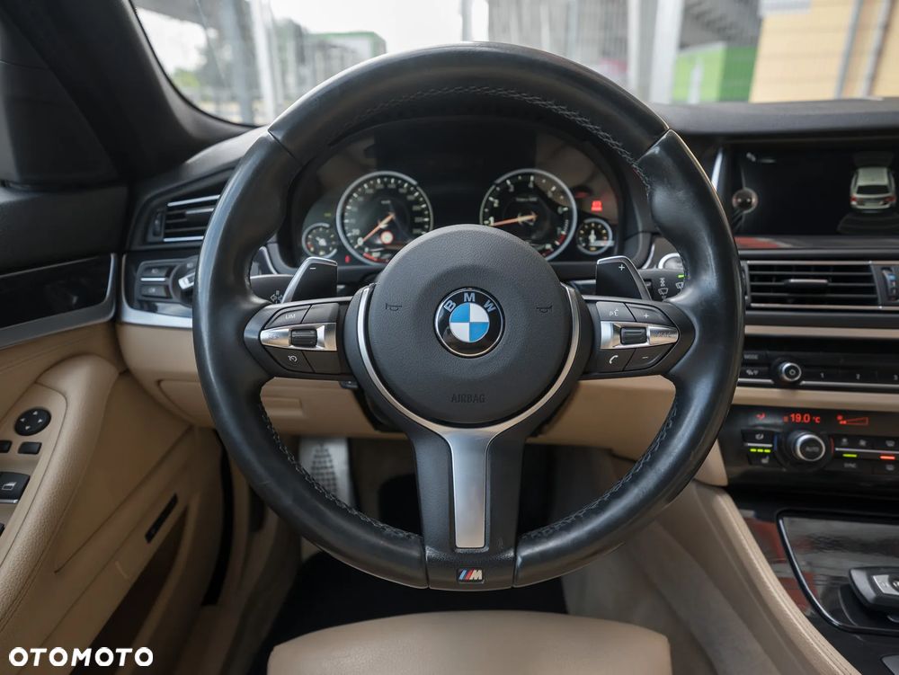 BMW Seria 5 528i Sport-Aut - 27