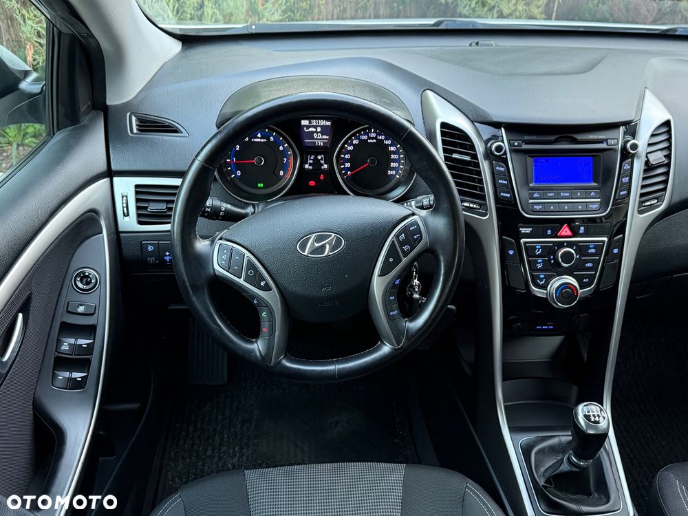 Hyundai i30 1.6 Comfort - 25