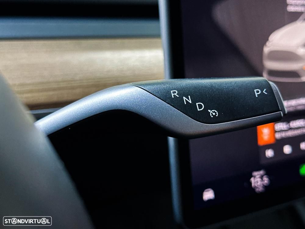 Tesla Model Y Performance Dual Motor AWD - 27