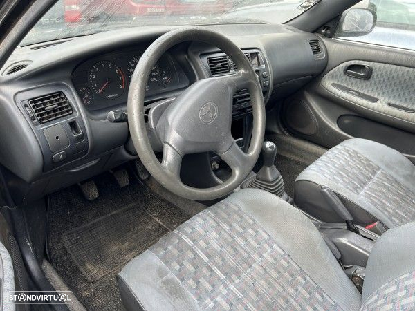 Para Peças Toyota Corolla (_E10_) - 5