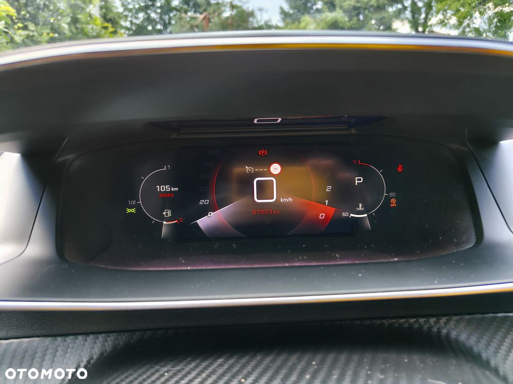 Peugeot 2008 BlueHDi 130 Allure S&S EAT8 - 19