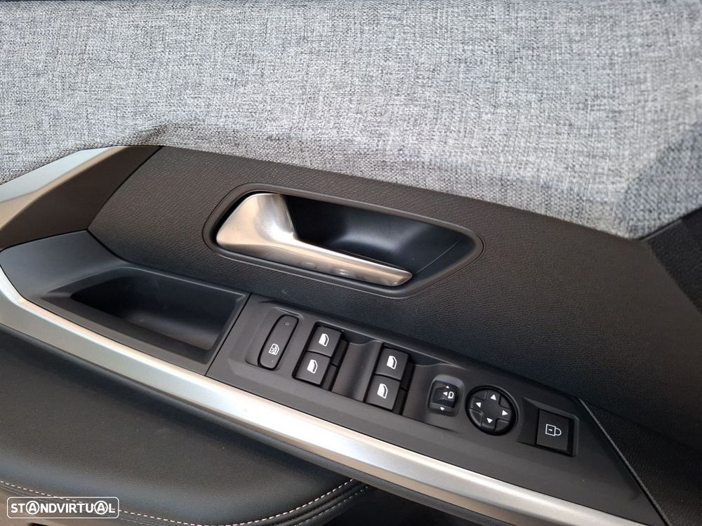 Peugeot E-5008 73 kWh Allure - 24