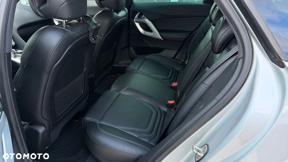 Citroën DS5 Hybrid4 EGS6 SportChic - 19