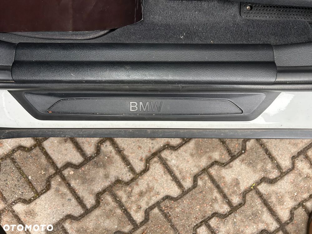 BMW X1 sDrive18d - 12