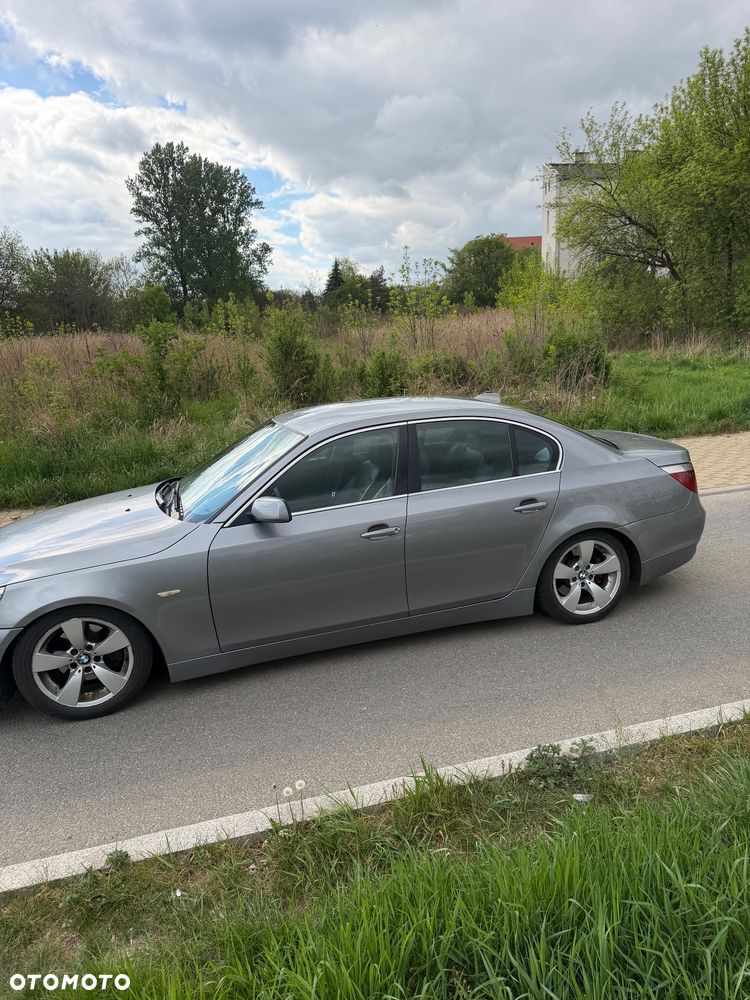 BMW Seria 5 525d - 15