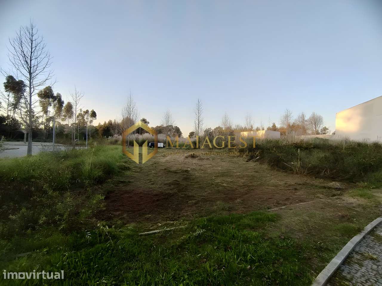 Lote de Terreno Urbano com Excelente Localização em Espinho - Grande imagem: 2/9
