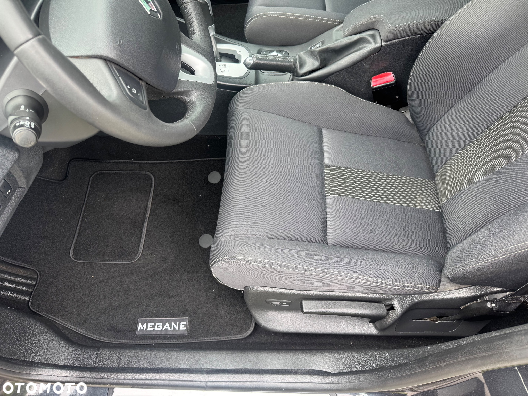 Renault Megane 2.0 16V Bose Edition CVT - 9