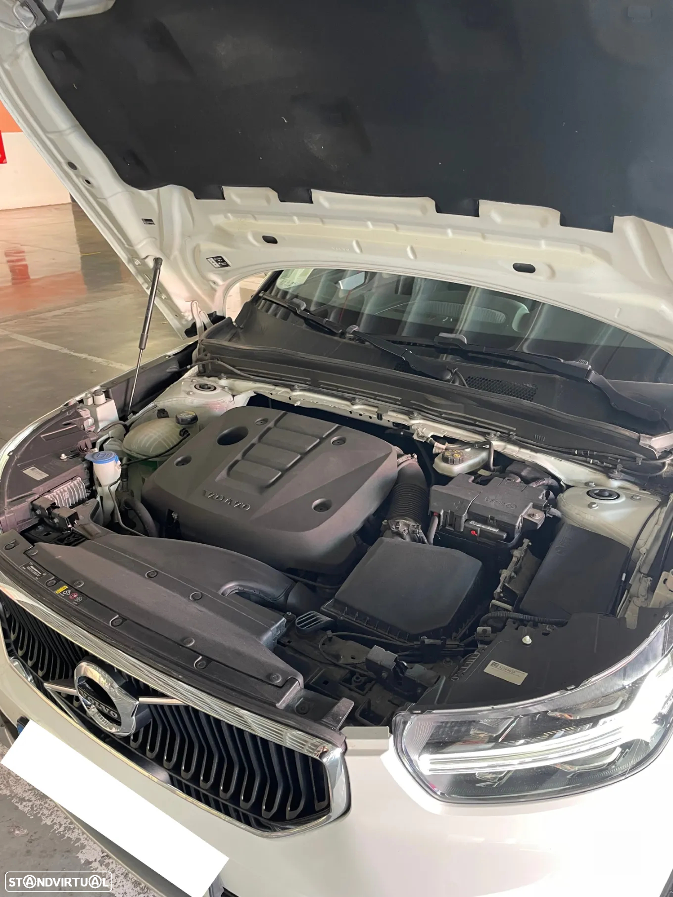 Volvo XC 40 2.0 D3 Momentum Geartronic - 24