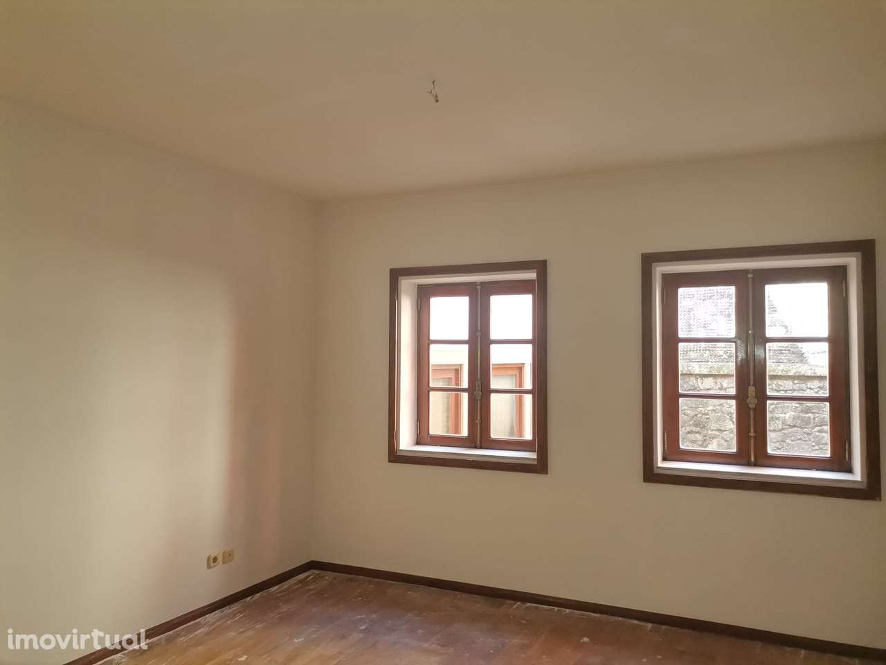 Escritório com 15m2, com wc Centro Histórico de Braga-Próximo sa Sé - Grande imagem: 3/14