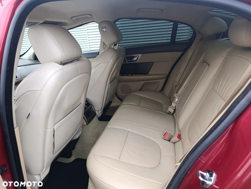 Jaguar XF 4.2 SV8 - 25