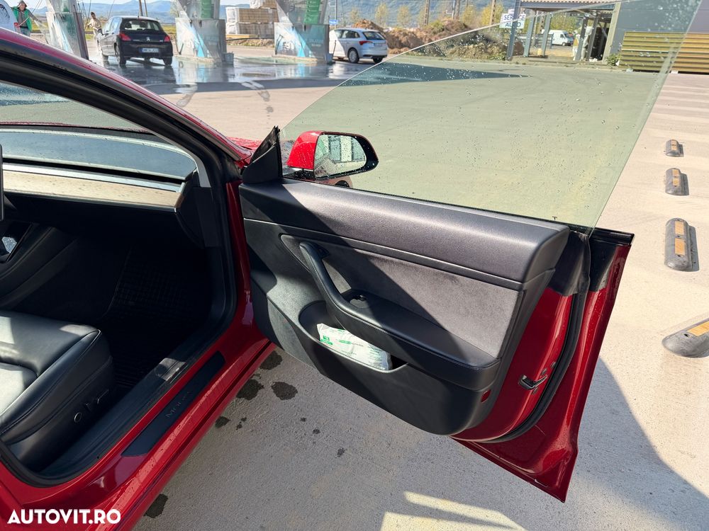 Tesla Model 3 - 12