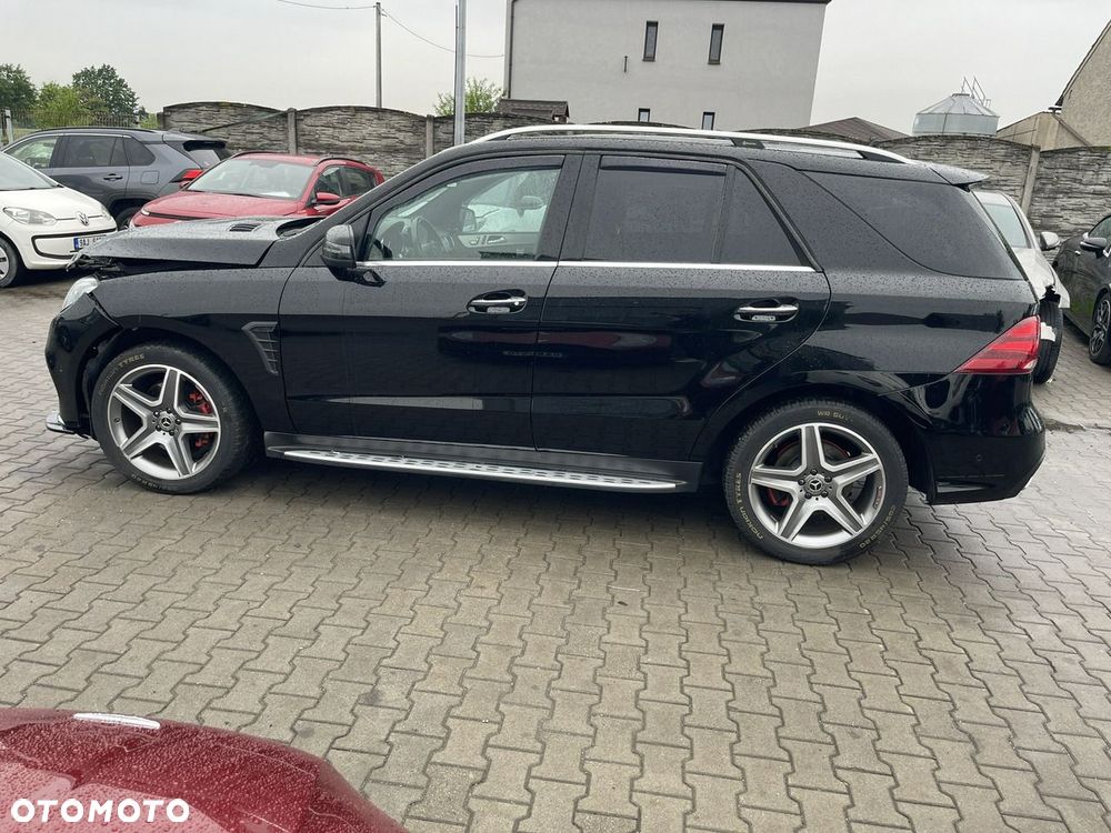 Mercedes-Benz GLE 350 d 4Matic 9G-TRONIC AMG Line - 3