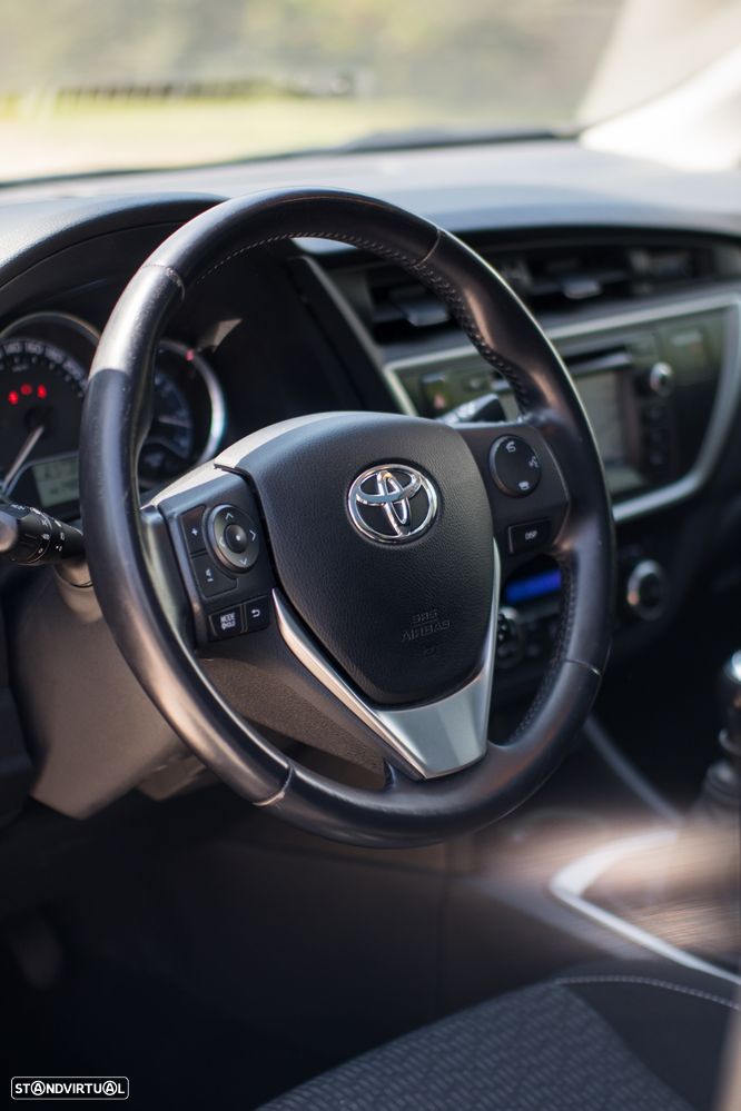 Toyota Auris 1.4 D-4D Exclusive +P.Sport+VSC - 13