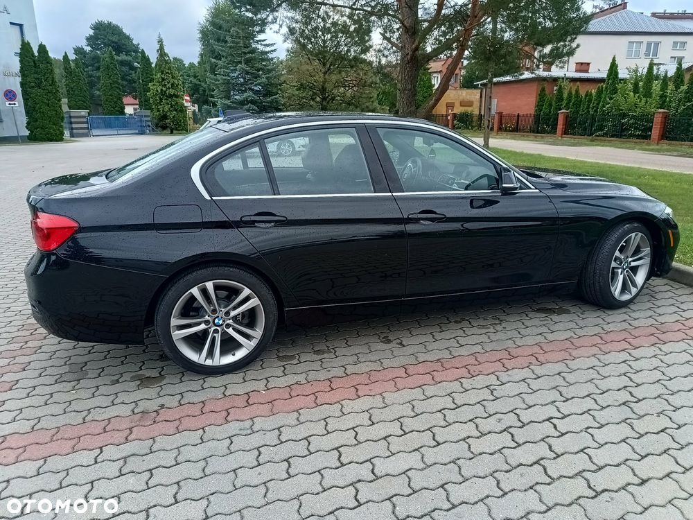 BMW Seria 3 330i - 6