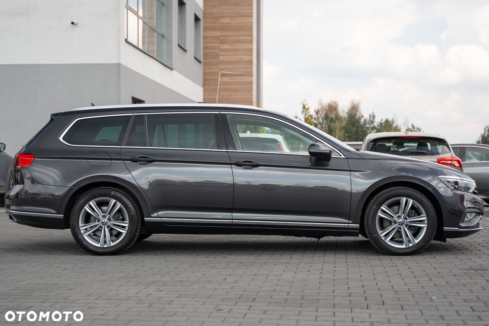 Volkswagen Passat 2.0 TDI (BlueMotion Technology) Highline - 16