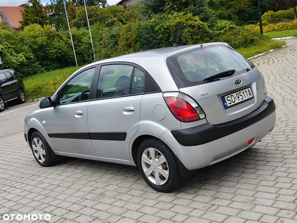 Kia Rio 1.4 Optimum + - 3