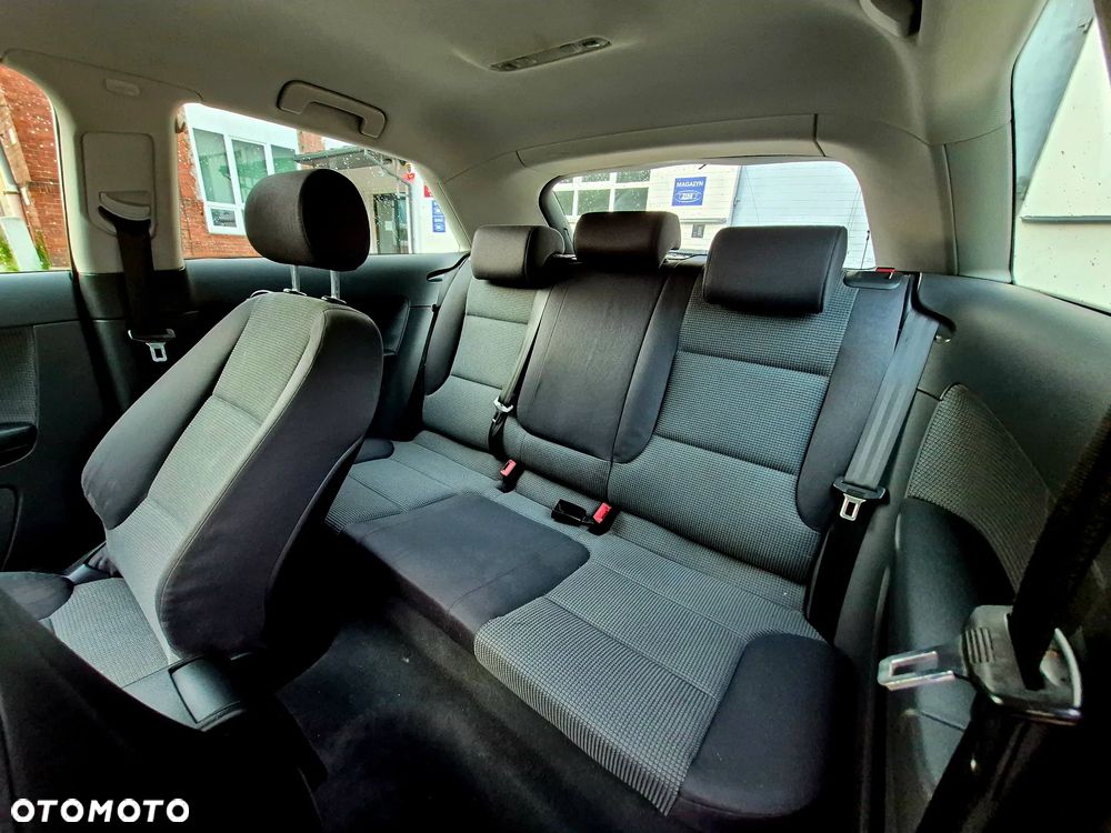 Audi A3 3-drzwiowe 1.6 Ambition - 8