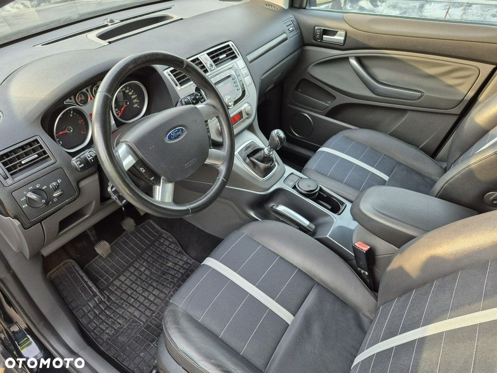 Ford Kuga - 12
