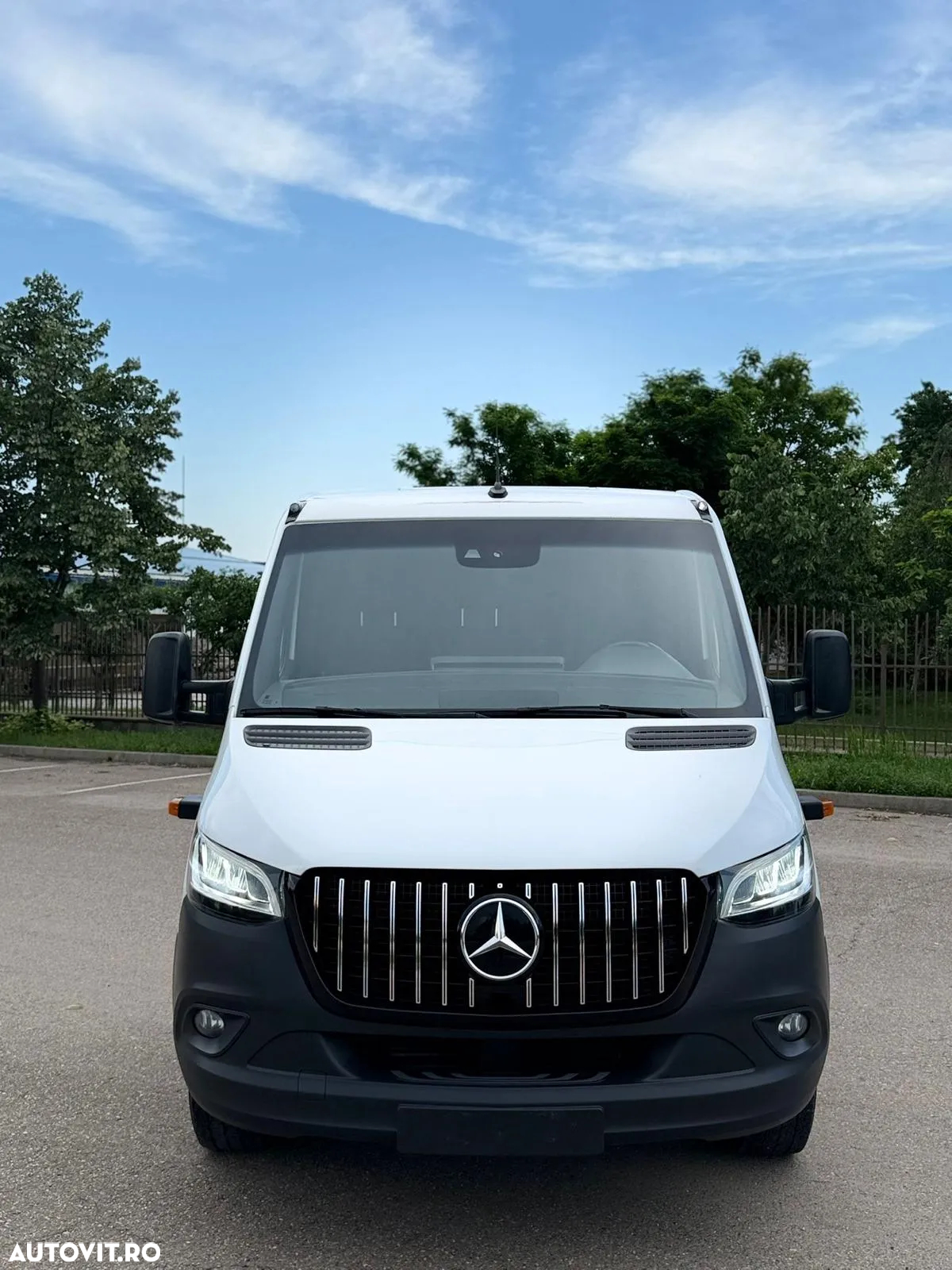 Mercedes-Benz Sprinter - 12
