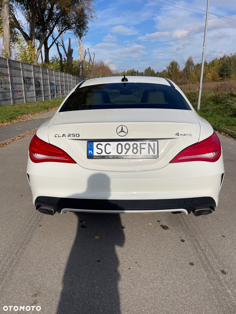 Mercedes-Benz CLA 250 4-Matic AMG Line - 14