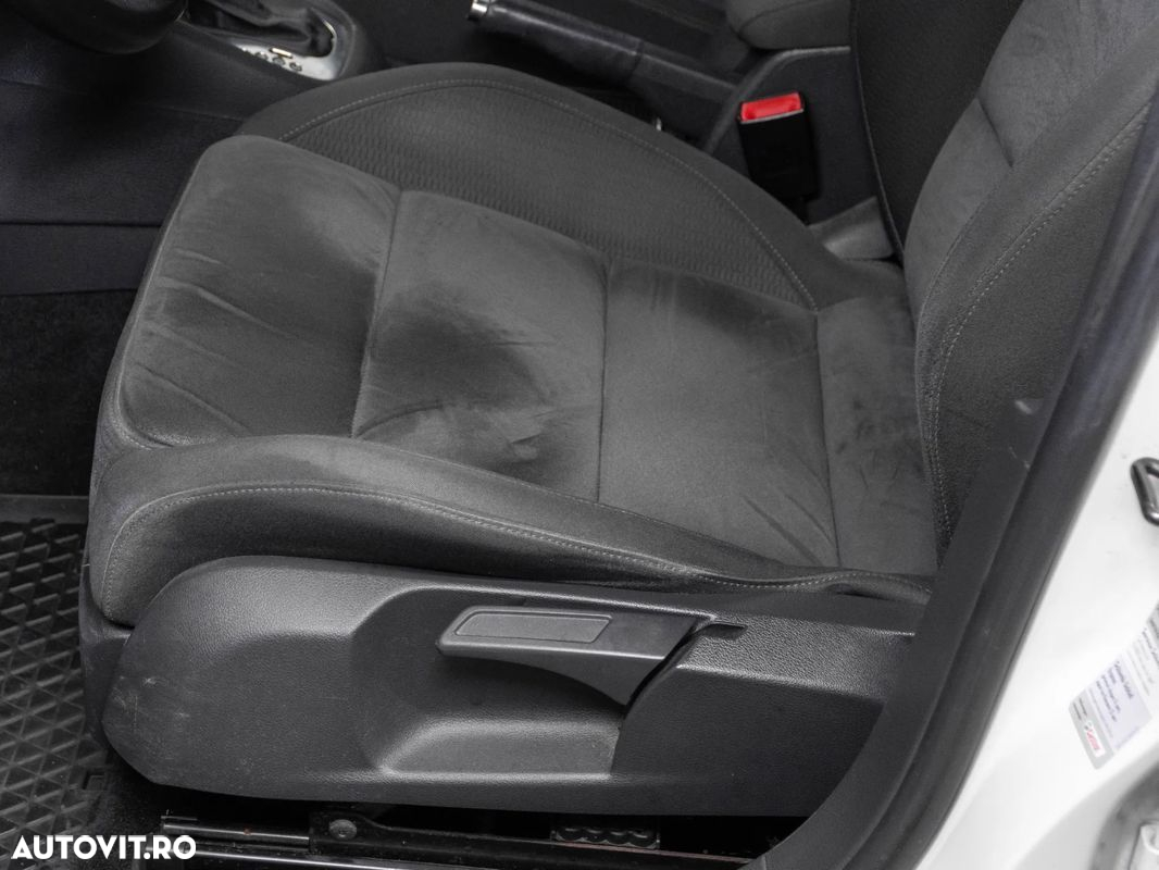Volkswagen Golf - 22