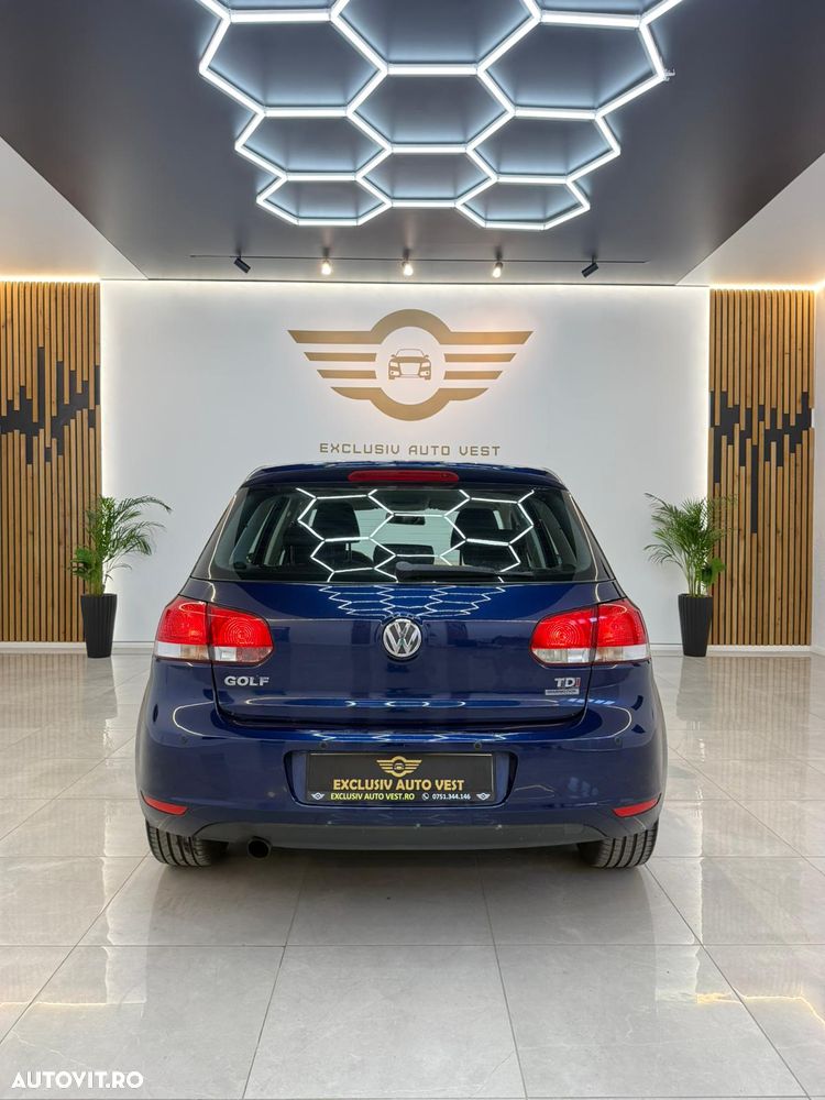 Volkswagen Golf 1.6 TDI DPF BlueMotion - 11