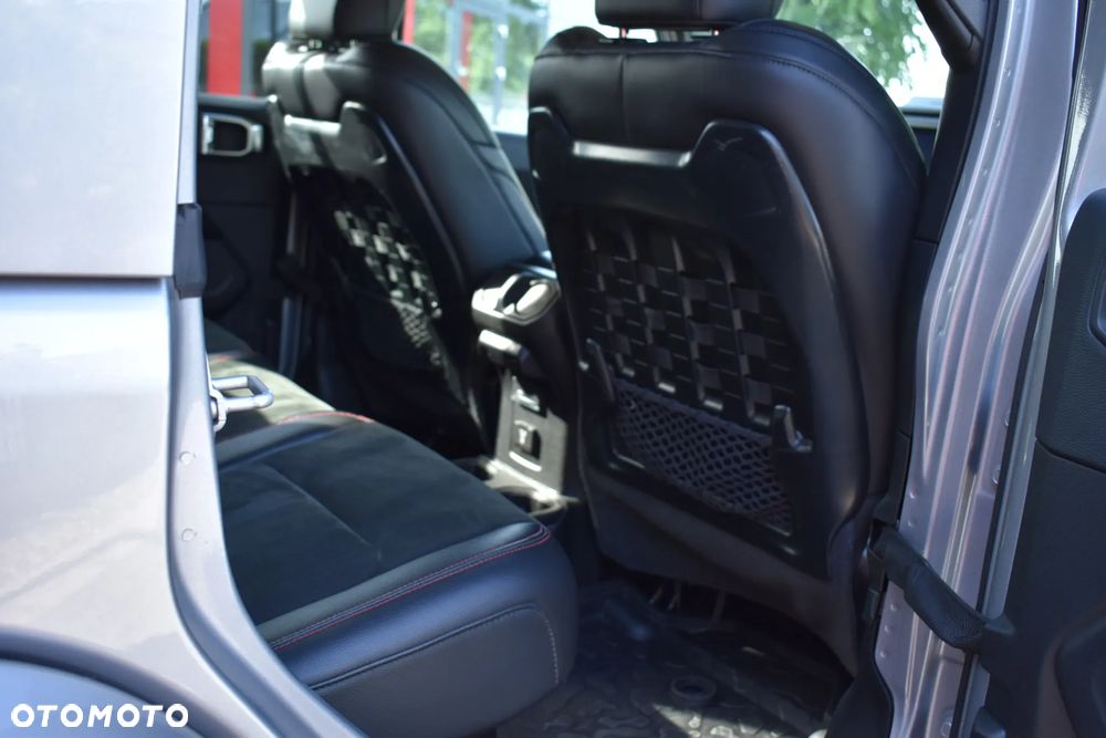 Jeep Wrangler 3.6 Unlim Sahara - 18