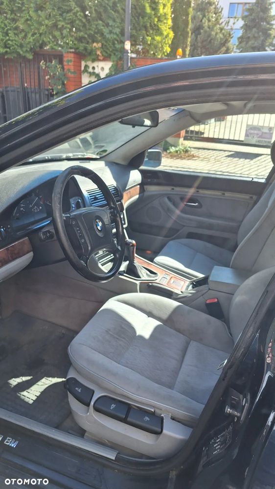 BMW Seria 5 523i - 1