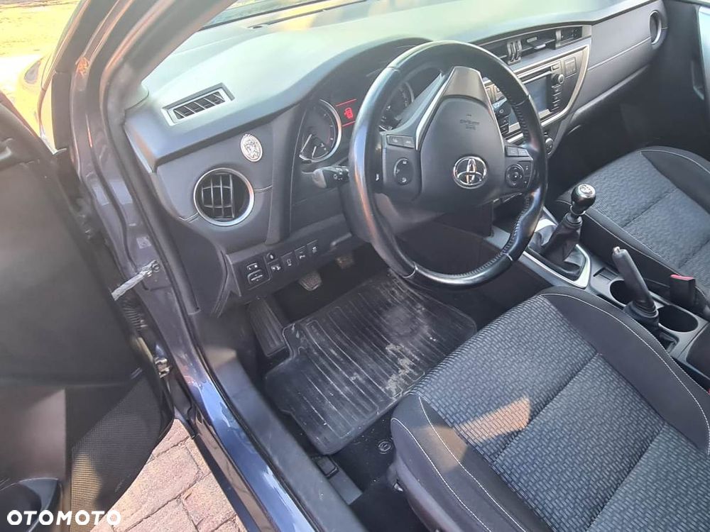 Toyota Auris 1.6 Premium - 22
