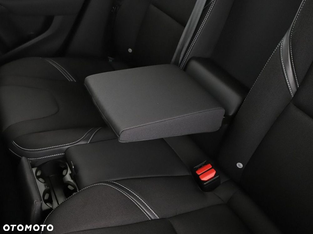 Volvo V40 T2 Momentum - 35