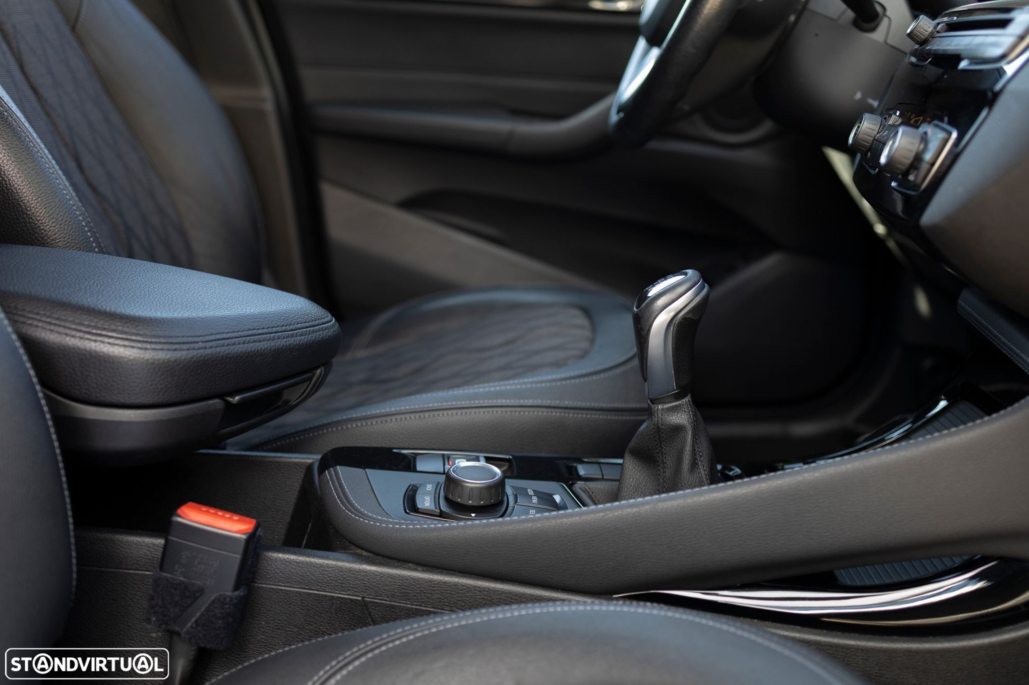 BMW X1 16 d sDrive Line xLine - 42