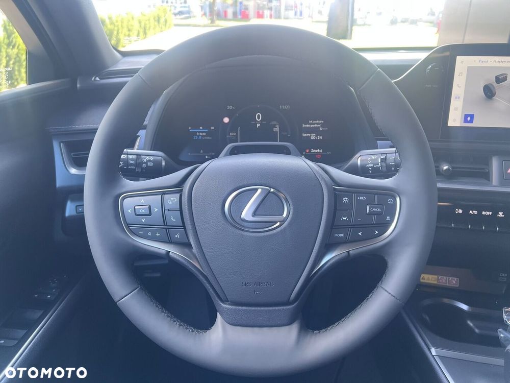 Lexus UX 300h Business - 13