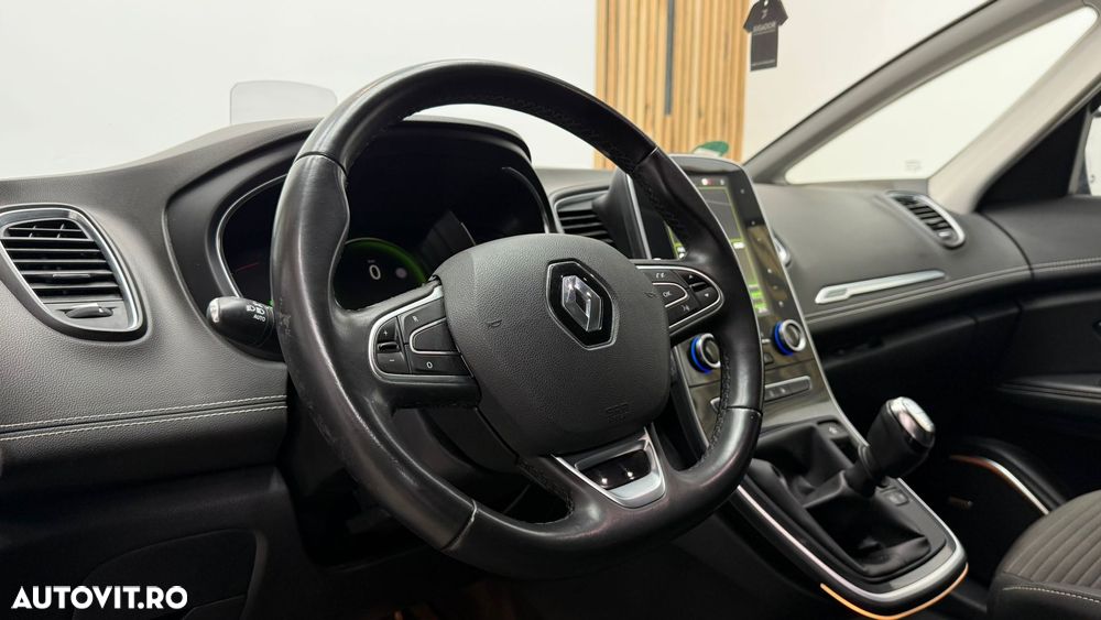 Renault Grand Scenic - 23