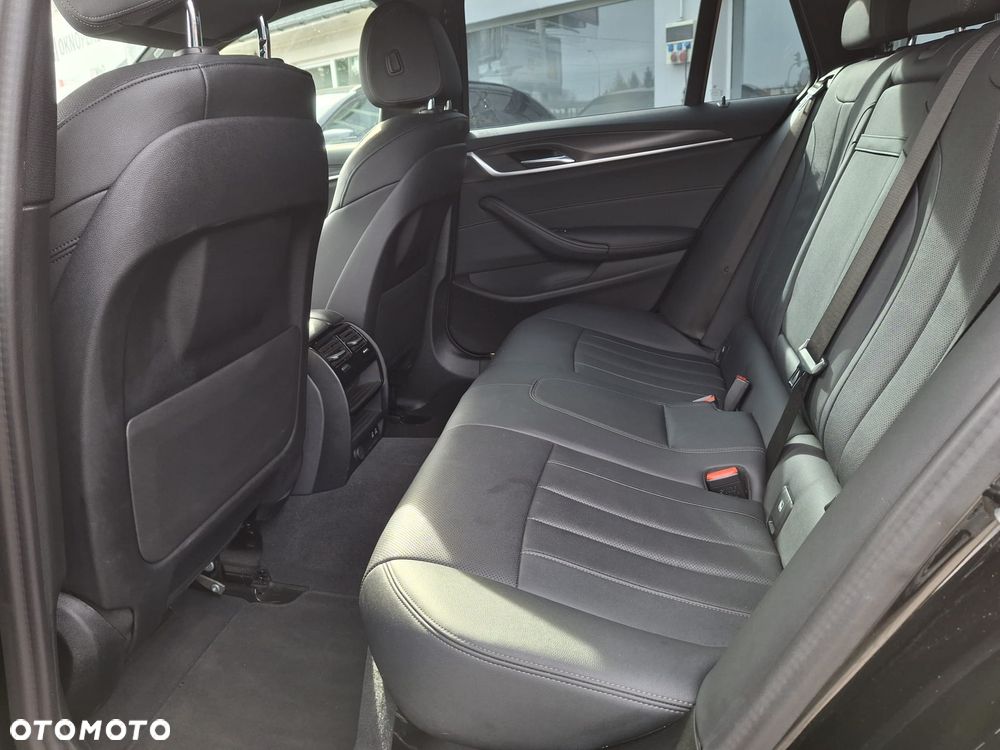 BMW Seria 5 530e M Sport sport - 10