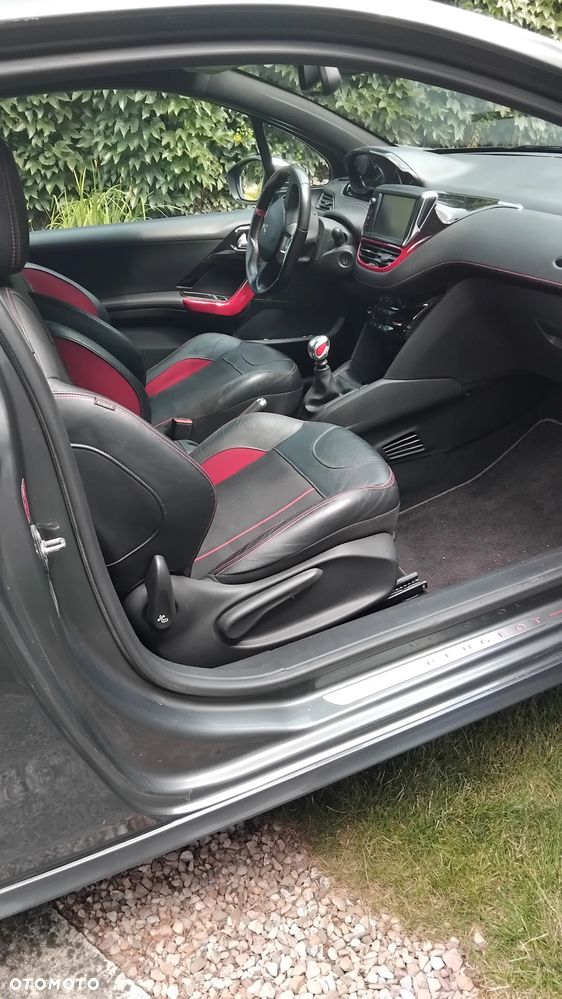 Peugeot 208 GTI 200 THP - 6