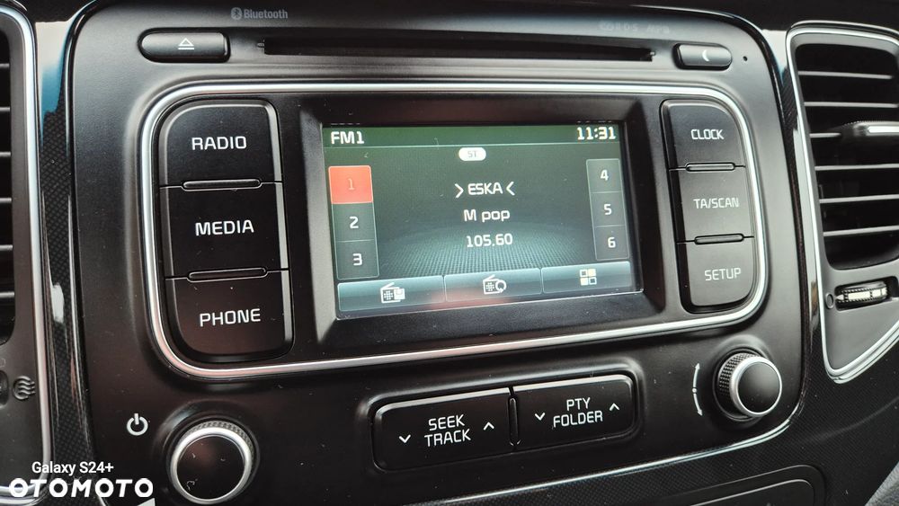 Kia Carens 1.7 CRDi 115 Dream Team Edition - 25