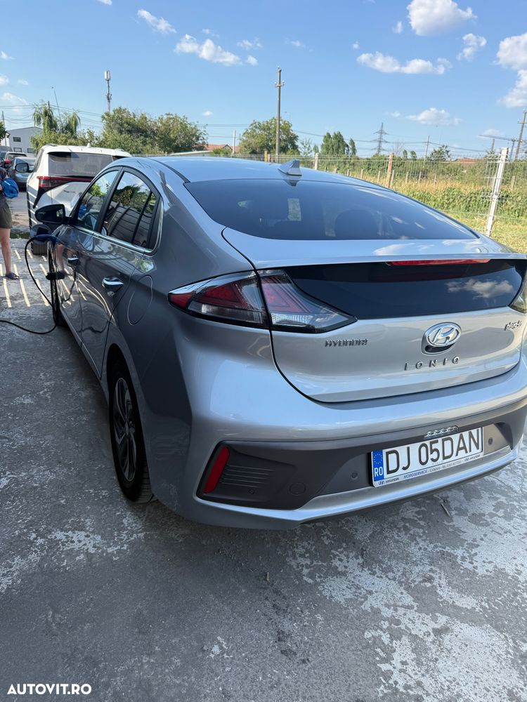 Hyundai IONIQ - 3
