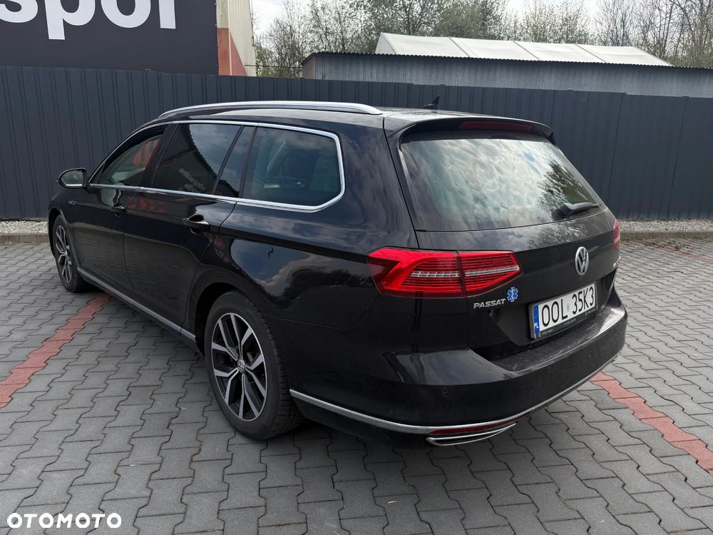 Volkswagen Passat - 4