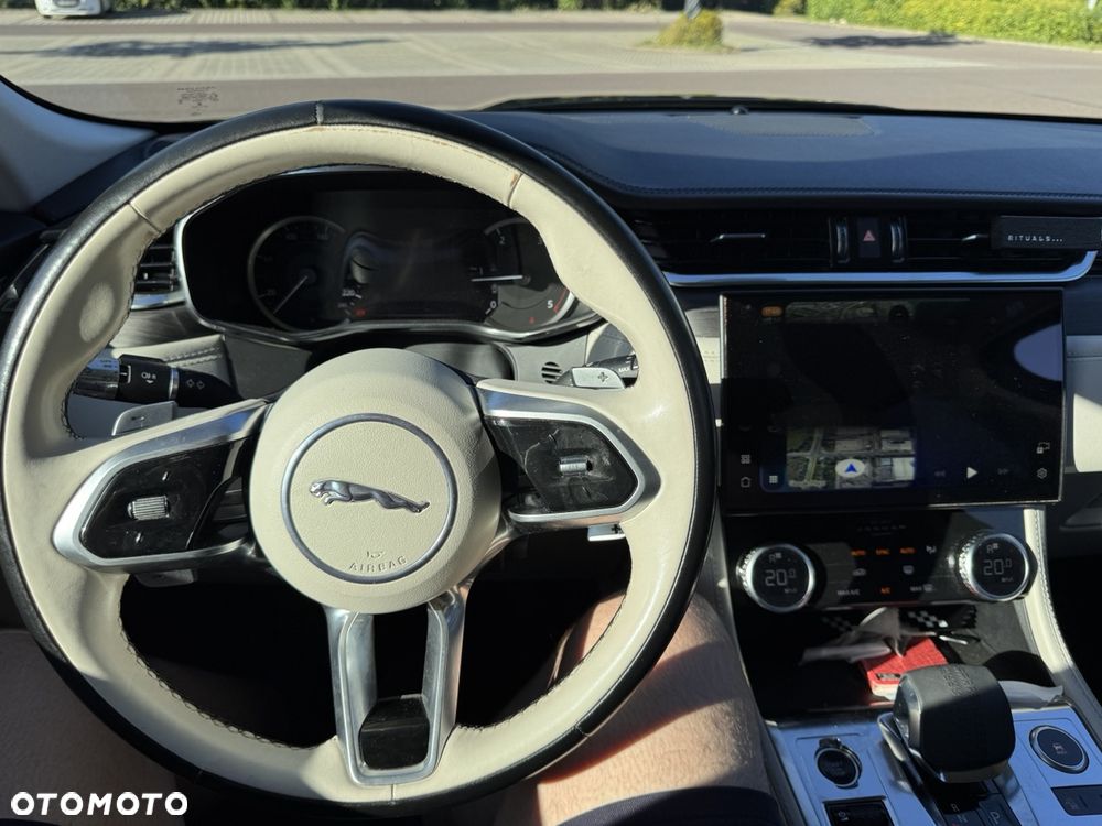 Jaguar F-Pace 2.0 D165 mHEV AWD R-Dynamic Black - 9
