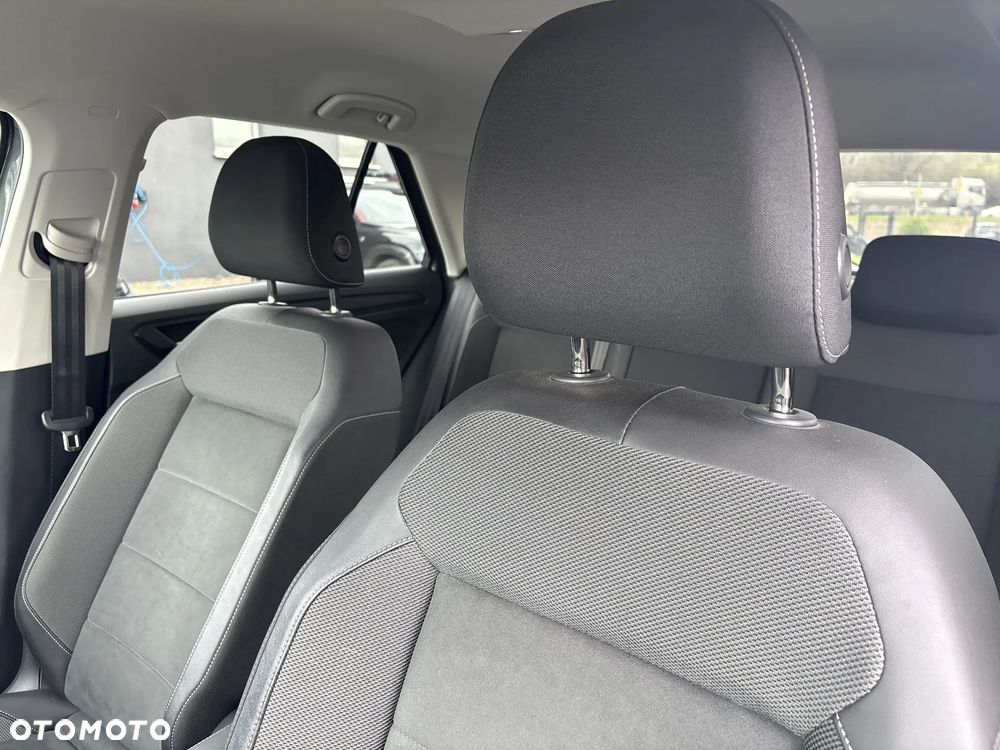 Volkswagen T-Roc - 12