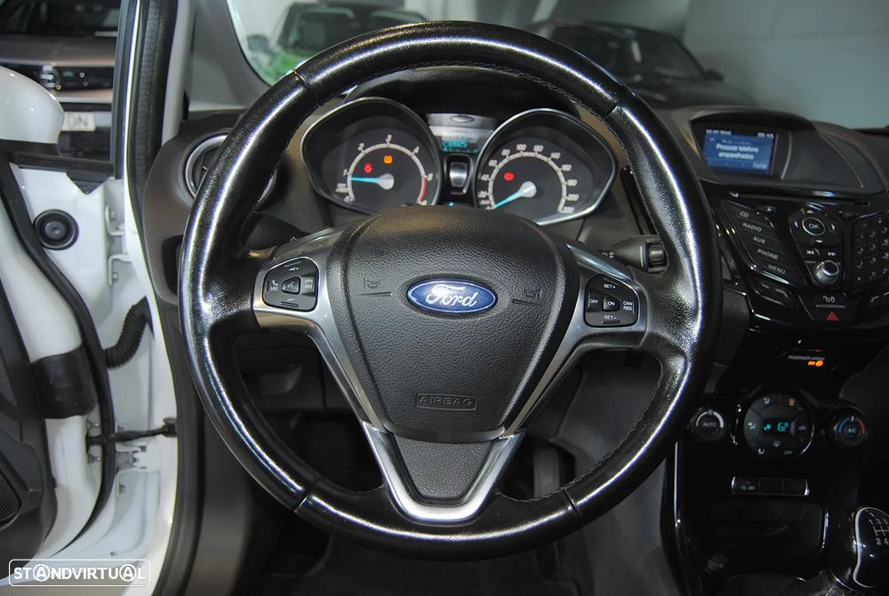 Ford Fiesta 1.5 TDCi Titanium - 19