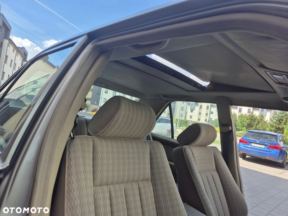 Mercedes-Benz W124 (1984-1993) - 25
