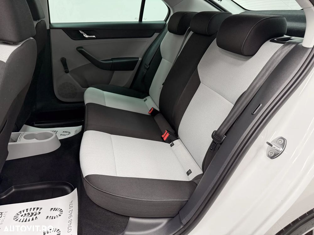 Skoda RAPID 1.2 TSI Ambition - 18