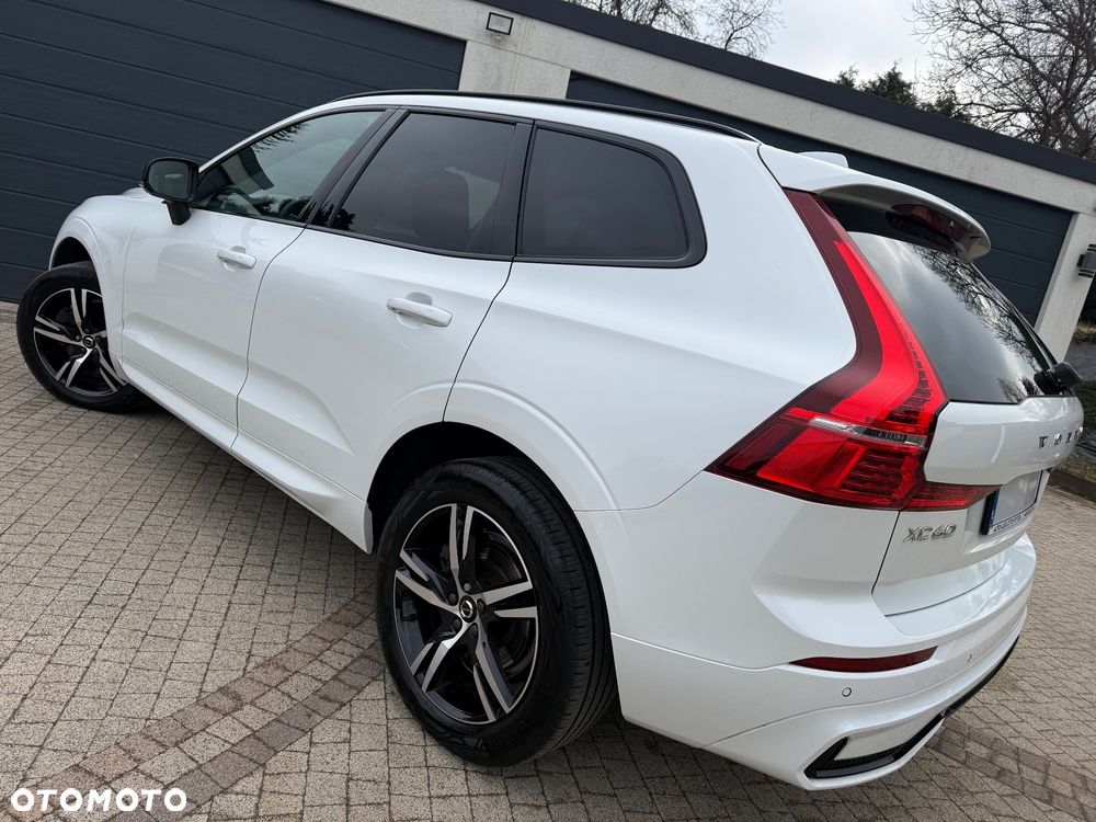 Volvo XC 60 B4 D AWD Plus Dark - 22