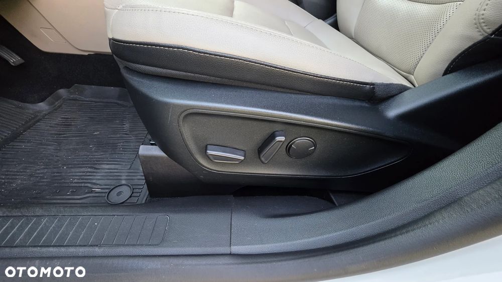 Ford Kuga - 38