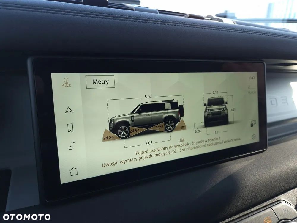 Land Rover Defender - 22