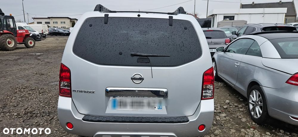 Nissan Pathfinder 3.0 D V6 LE EU5 - 4